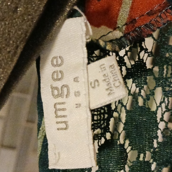 GREAT CONDITION DARK GREEN FLORAL MID DRESS W/HALF BELL SLEEVES BY UMGEE SZ SM - Picture 5 of 7